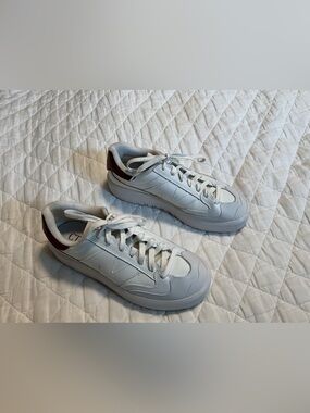 New Balance women’s and mens  CT302 Platform  Sneakers Womens 8.5 and men’s 7
